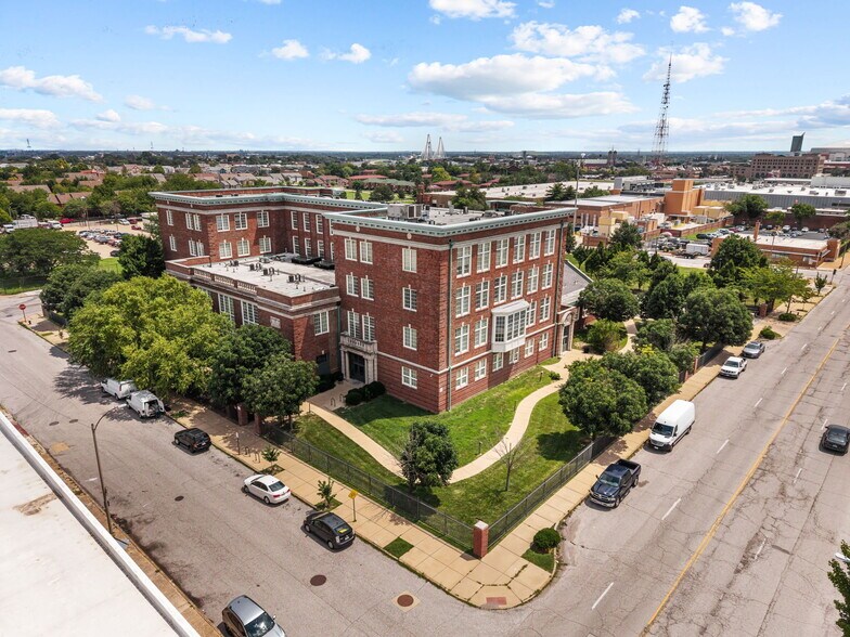 814 N 19th St, Saint Louis, MO à vendre - Photo de l’immeuble – Image 1 sur 17