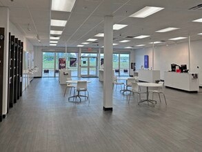 9510 Atlantic Blvd, Jacksonville, FL à louer Photo intérieure– Image 2 sur 2