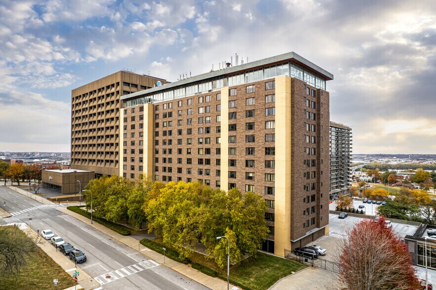 600 E 8th St, Kansas City, MO à louer - Photo principale – Image 1 sur 20