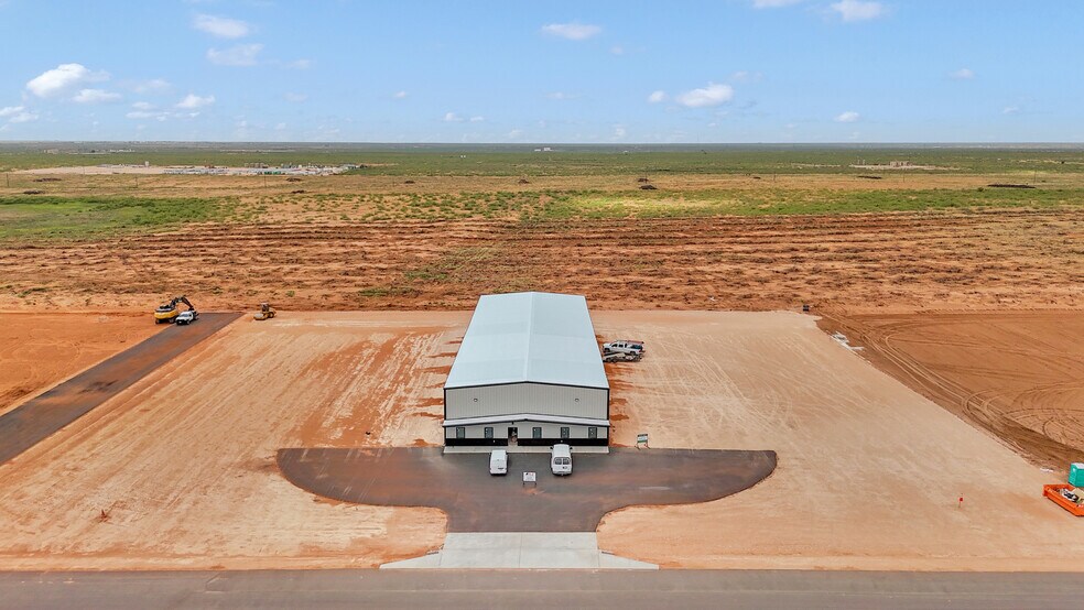 5902 County Rd 135 rd, Midland, TX à louer - Photo de l’immeuble – Image 1 sur 19