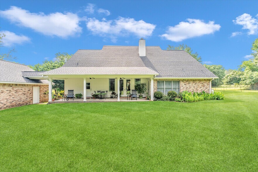 115 Tanglewood Dr, Huntsville, TX à vendre - Photo de l’immeuble – Image 2 sur 41