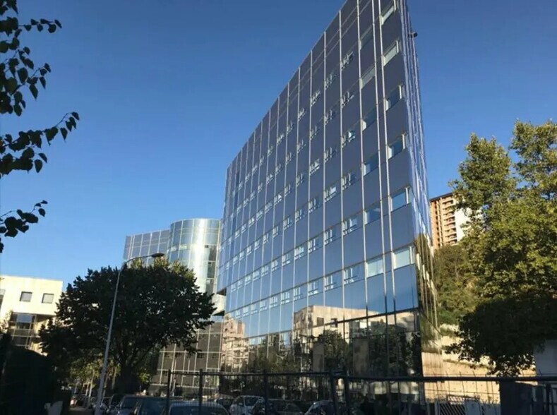 Bureau dans Lyon à louer - Photo de l’immeuble – Image 1 sur 5