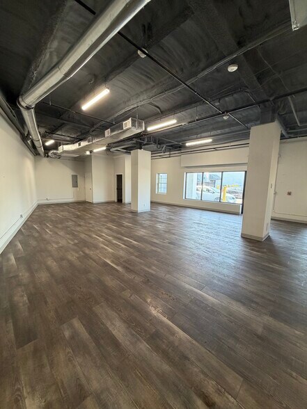 258-262 E Main St, Babylon, NY à louer - Photo de l’immeuble – Image 2 sur 6