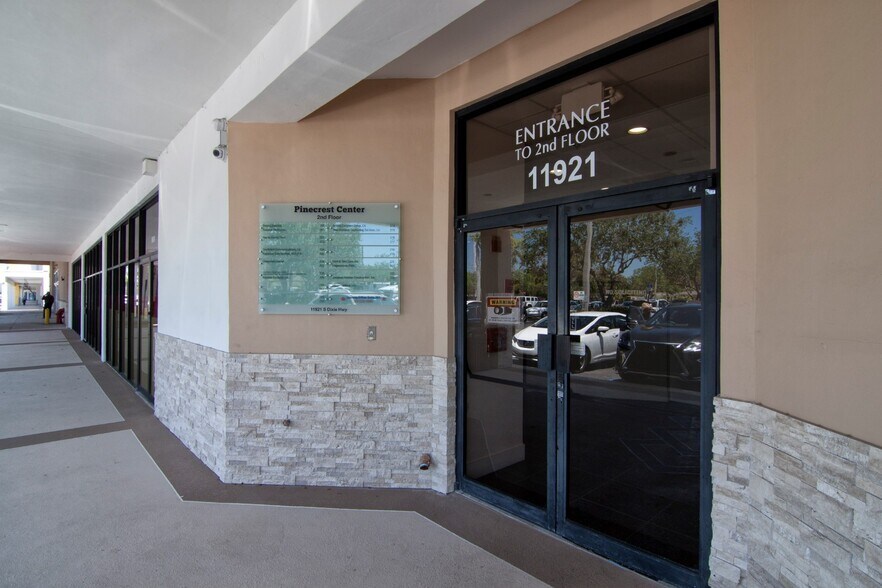 11915-11975 S Dixie Hwy, Pinecrest, FL à louer - Photo de l’immeuble – Image 2 sur 8