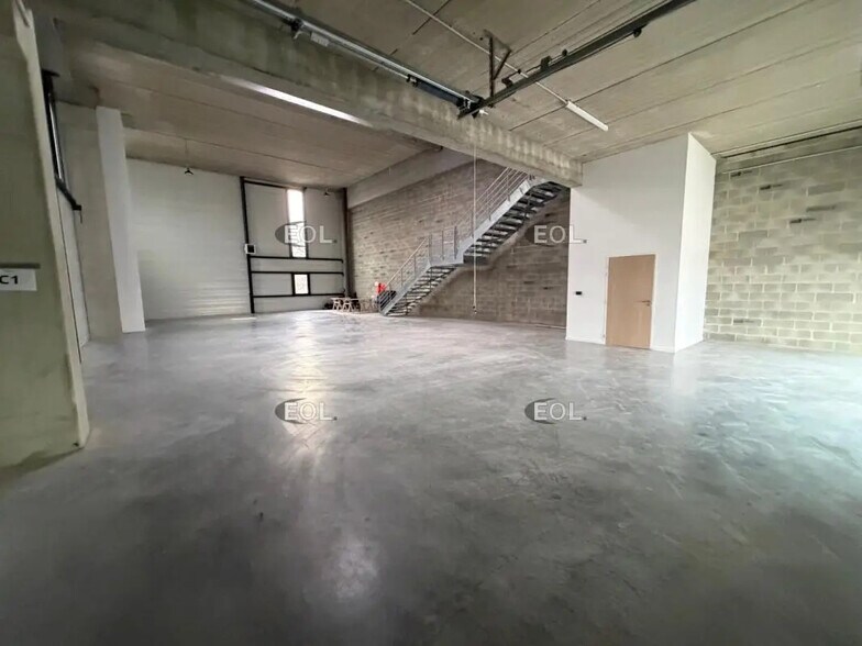 Local d’activités dans Bobigny à louer - Photo intérieure – Image 3 sur 4