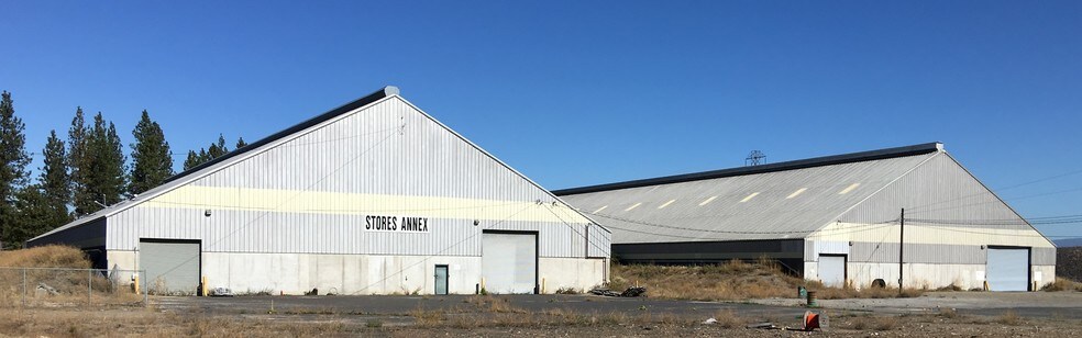 2111 E Hawthorne Rd, Mead, WA à louer - Photo de l’immeuble – Image 1 sur 4