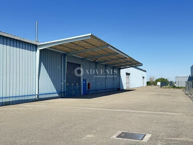 Plus de détails pour Local d’activités à vendre