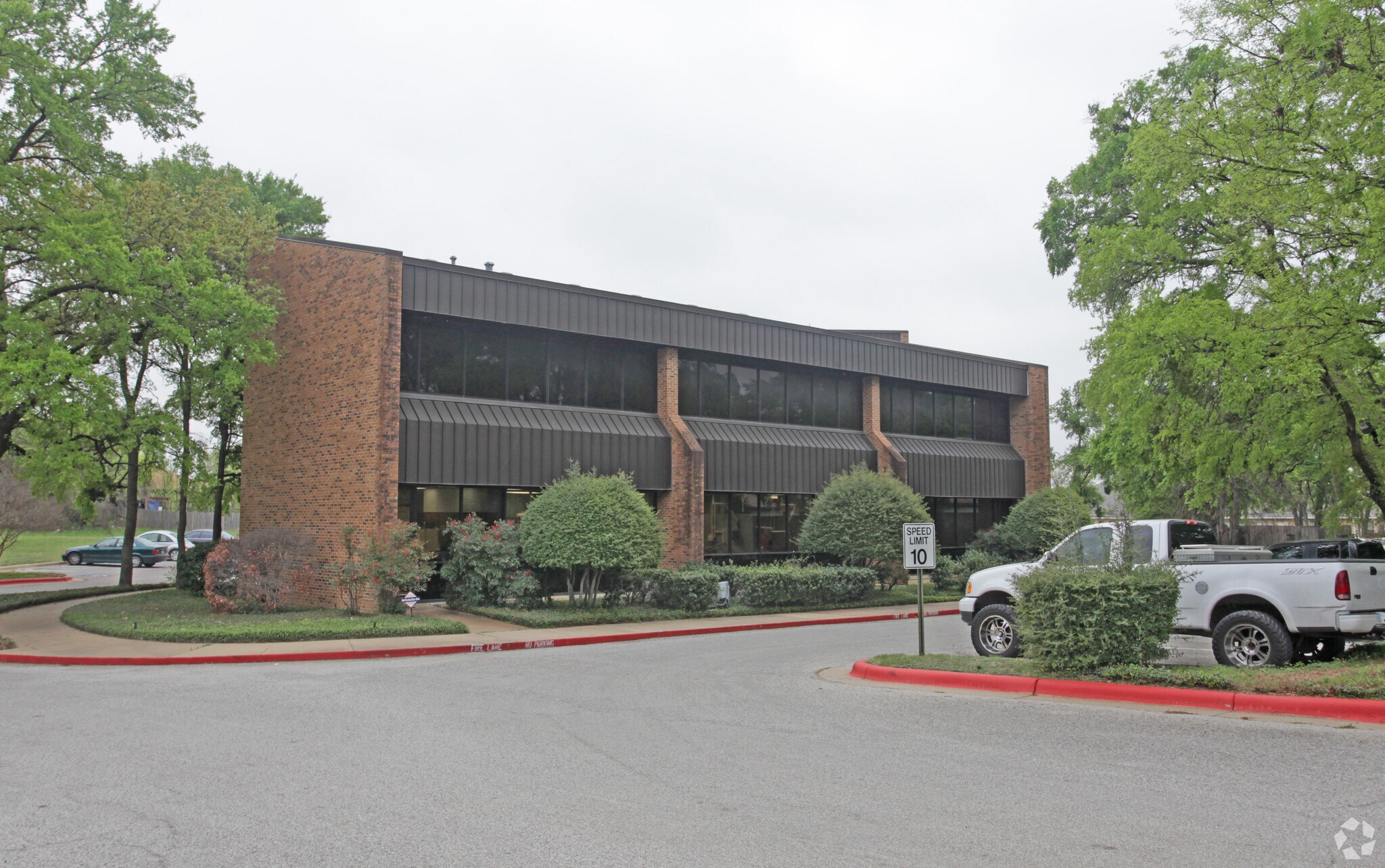 2275 Westpark Ct, Euless, TX à louer Photo principale– Image 1 sur 15