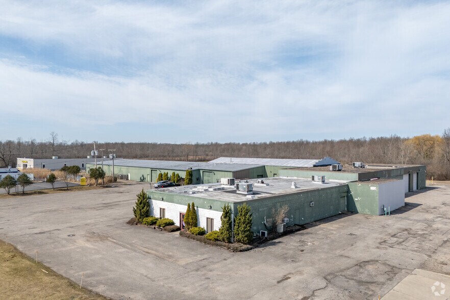 1815 Love Rd, Grand Island, NY à louer - Photo de l’immeuble – Image 1 sur 5