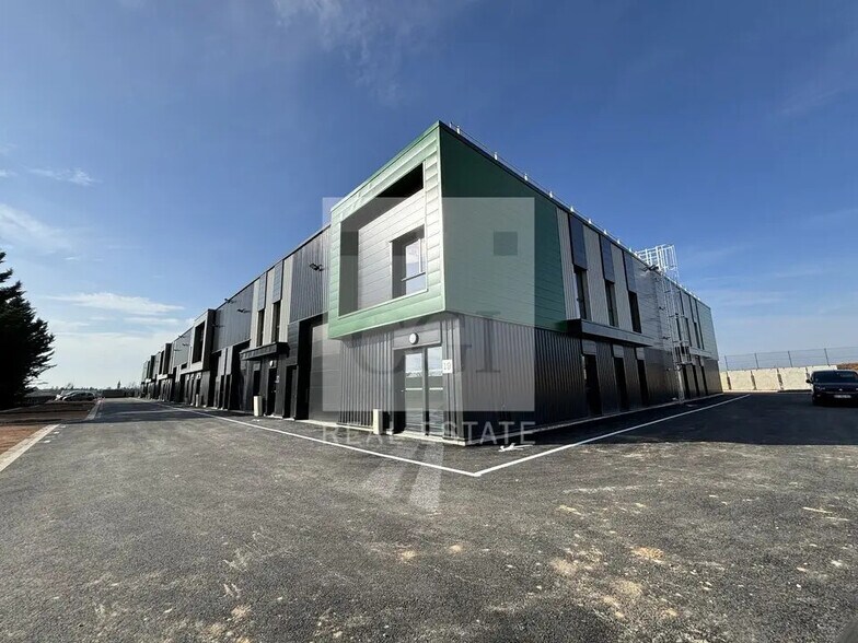 61 Rue Des Aubépines, Villette-d'Anthon à louer - Photo de l’immeuble – Image 1 sur 25