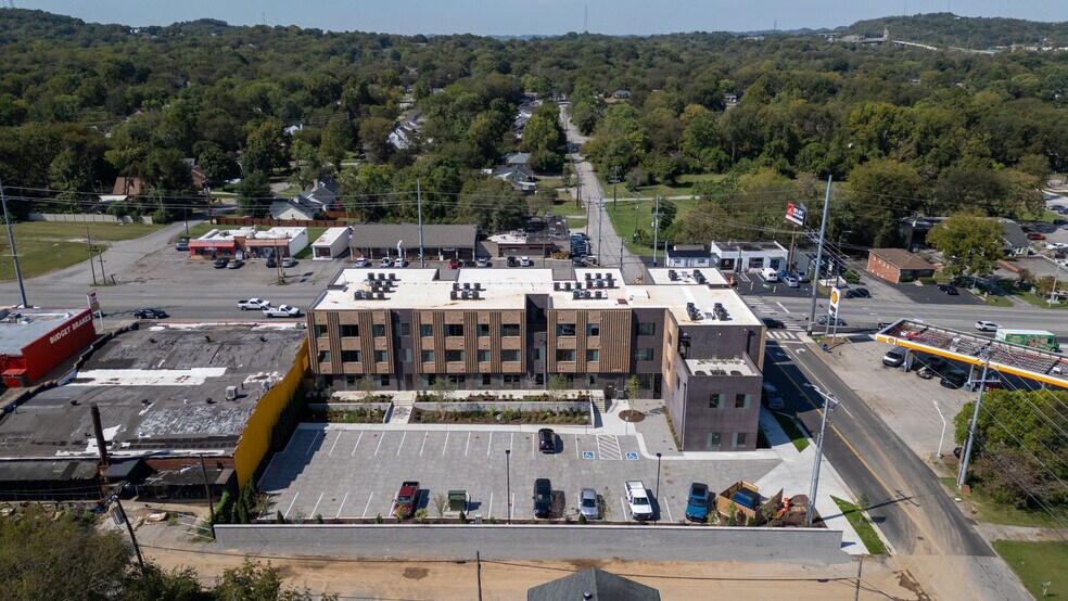1090 Haysboro Ave, Nashville, TN à vendre - Photo de l’immeuble – Image 2 sur 47