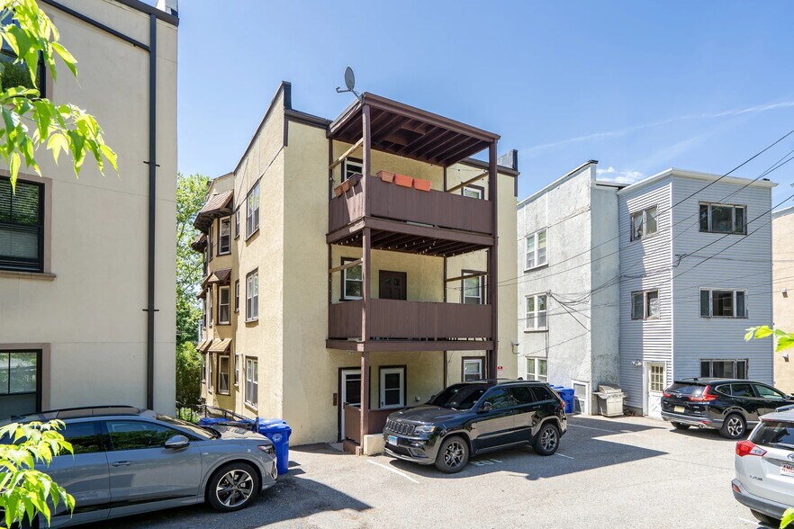 201 Rawson Rd, Brookline, MA à vendre - Photo de l’immeuble – Image 2 sur 21