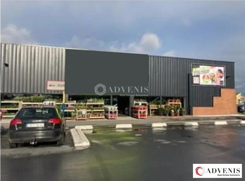 Local commercial dans Sin-le-Noble à louer - Photo de l’immeuble – Image 1 sur 2