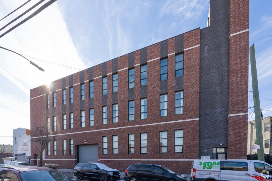 2701 W 15th St, Brooklyn, NY à vendre - Photo de l’immeuble – Image 2 sur 5