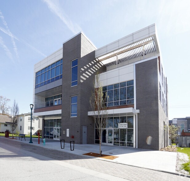 11634 Maple St, Fishers, IN à louer - Photo de l’immeuble – Image 1 sur 13