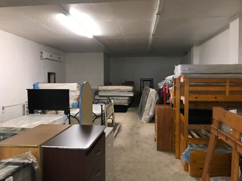 10911 Grand River Ave, Detroit, MI à louer - Photo de l’immeuble – Image 2 sur 4