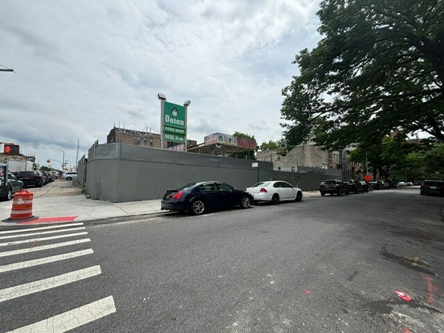 1508 Bushwick Ave, Brooklyn, NY à louer - Photo de l’immeuble – Image 3 sur 4