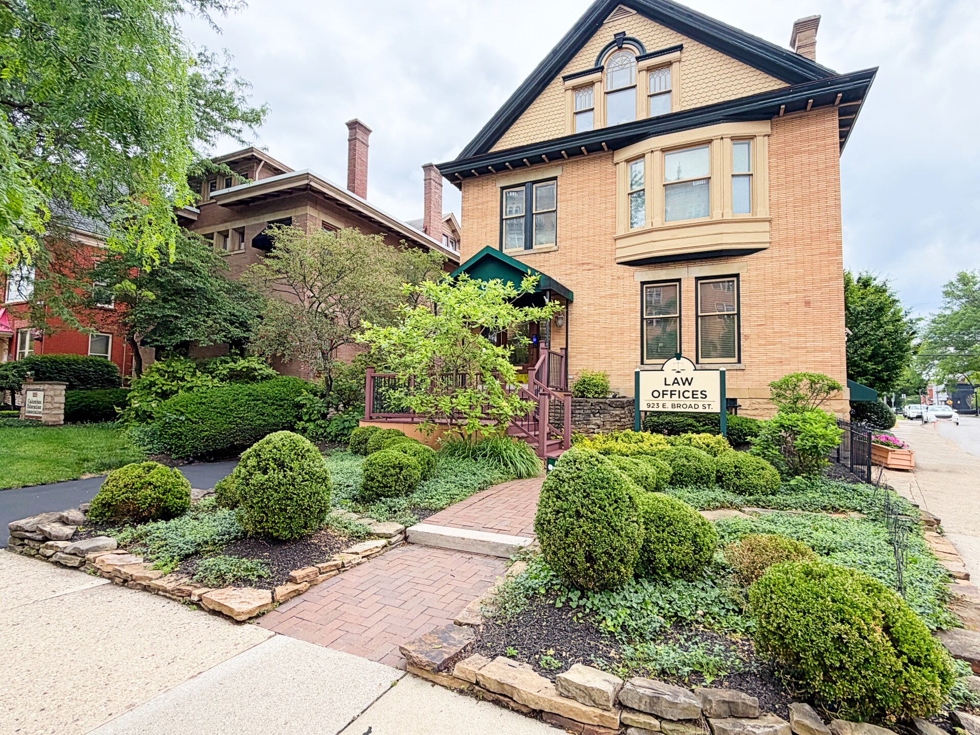 923 E Broad St, Columbus, OH à vendre Photo de l’immeuble– Image 1 sur 5