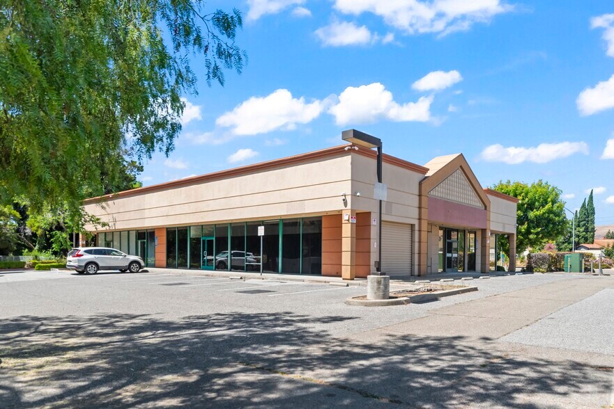 1699 N Capitol Ave, San Jose, CA à louer - Photo de l’immeuble – Image 2 sur 11