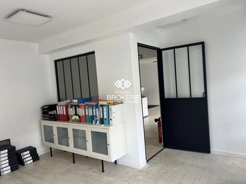 Local commercial dans La Verpillière à vendre - Photo intérieure – Image 2 sur 7