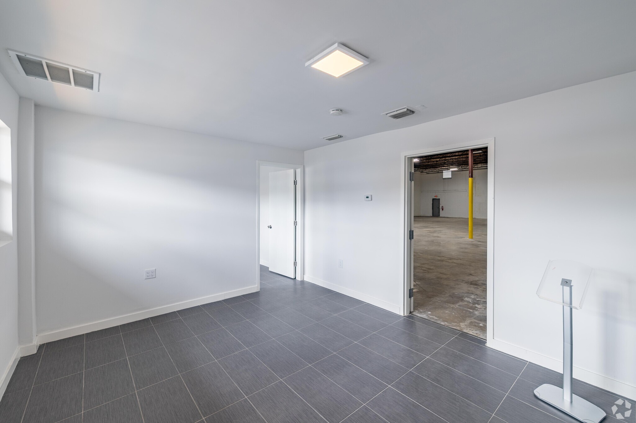 1612-1646 W 31st Pl, Hialeah, FL à louer Photo intérieure– Image 1 sur 8