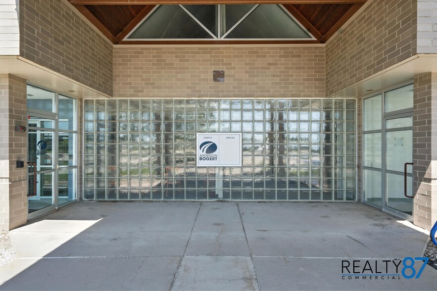 4050 River Center Ct NE, Cedar Rapids, IA à louer - Photo de l’immeuble – Image 3 sur 45