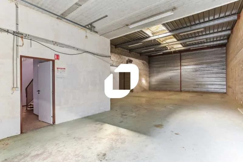 22 Bis Rue Des Malines, Lisses à louer - Photo de l’immeuble – Image 3 sur 10