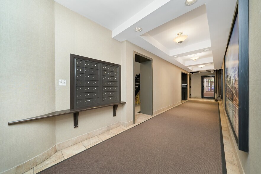 68 E 131st St, New York, NY à louer - Photo de l’immeuble – Image 3 sur 4