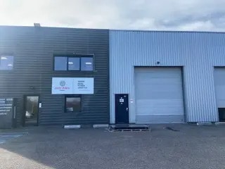 Local d’activités dans Brignais à louer - Photo de l’immeuble – Image 2 sur 7