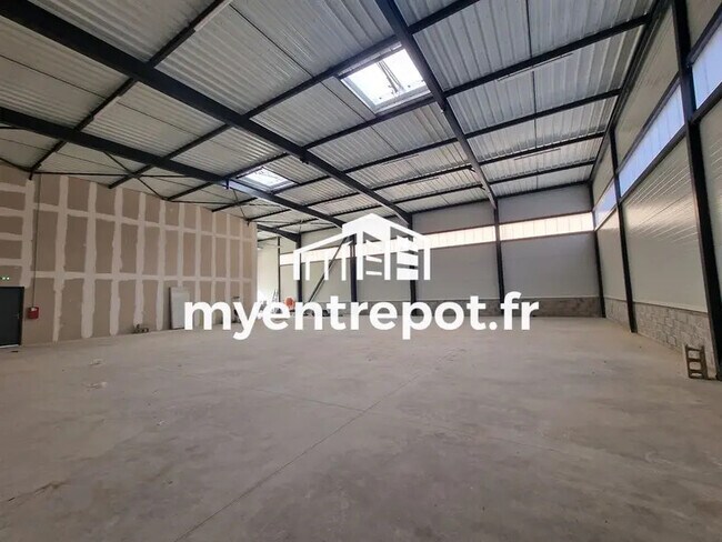 Plus de détails pour Industriel/Logistique à louer
