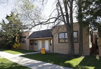 8049-8051 Ridgeway Ave, Skokie, IL à louer Photo intérieure– Image 1 sur 1