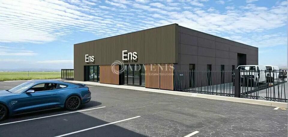 Local d'activités dans Saint-Broladre à vendre Photo de l’immeuble– Image 1 sur 5