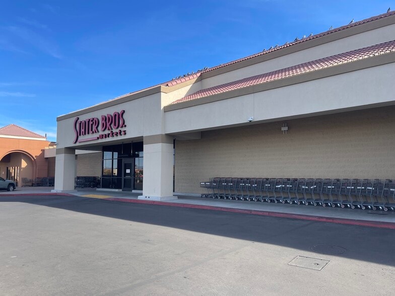 730-740 N China Lake Blvd, Ridgecrest, CA à louer - Photo de l’immeuble – Image 3 sur 6