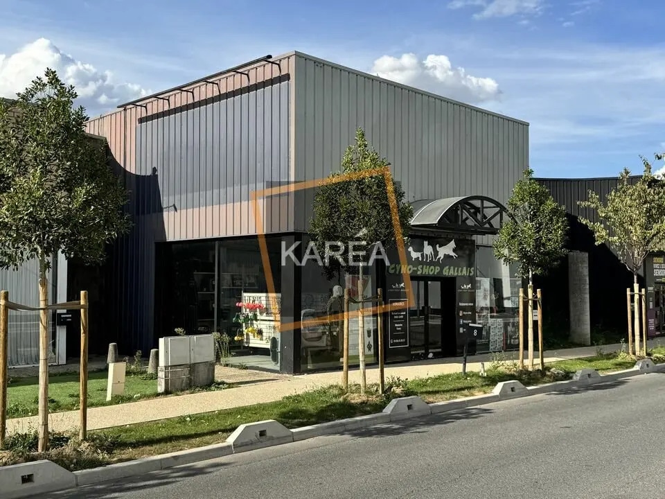 Local commercial dans Saint-Thibault-des-Vignes à louer Photo de l’immeuble– Image 1 sur 6