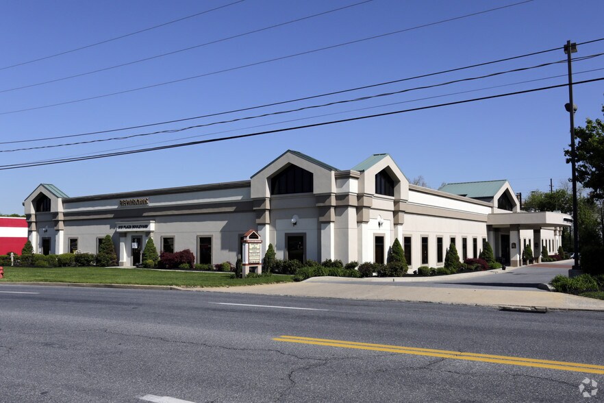 810 Plaza Blvd, Lancaster, PA à louer - Photo principale – Image 3 sur 7