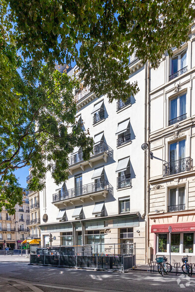 28 Rue De Montholon, Paris à louer - Photo de l’immeuble – Image 3 sur 3