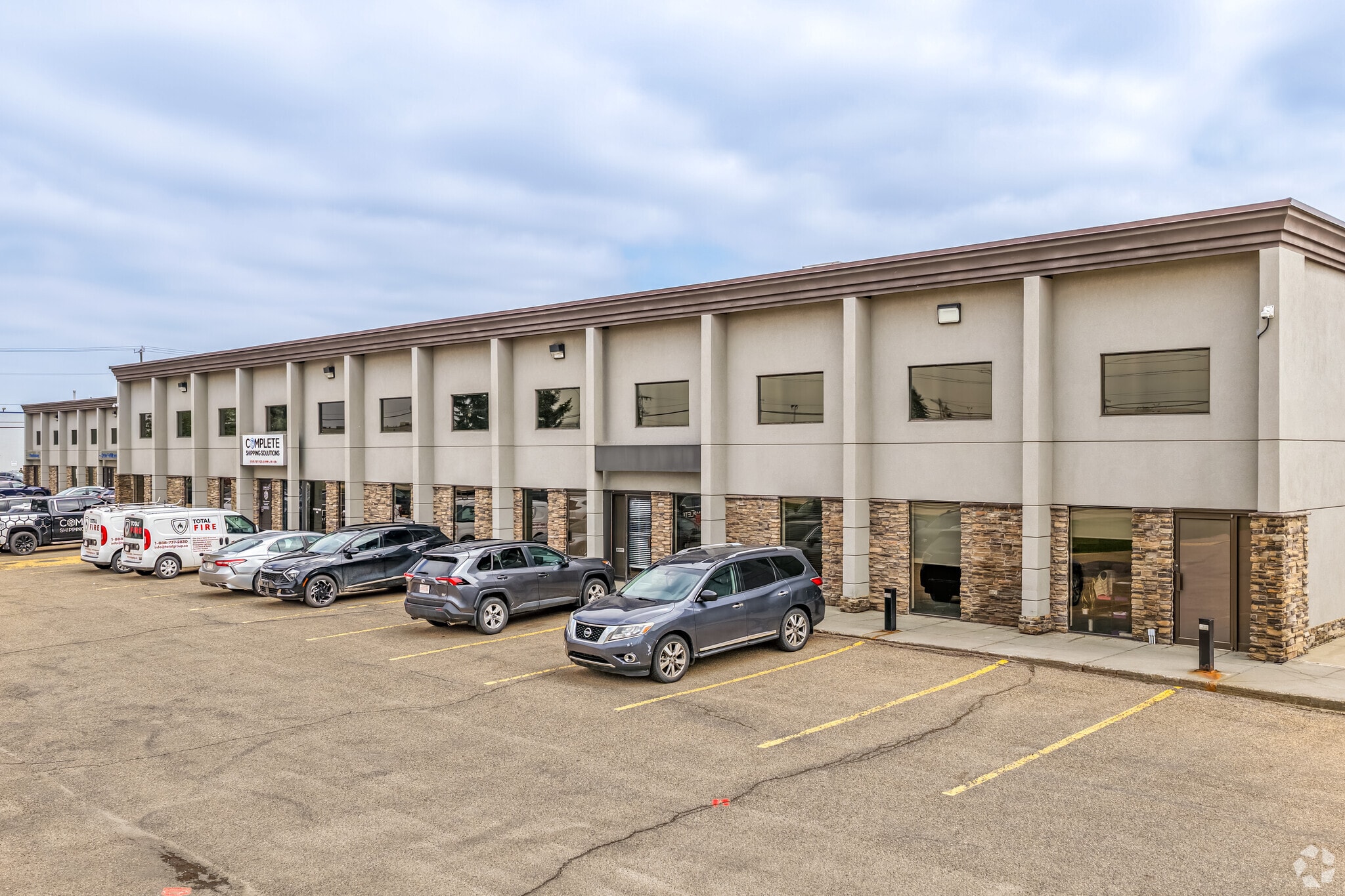 12719 149 St NW, Edmonton, AB à louer Photo principale– Image 1 sur 5