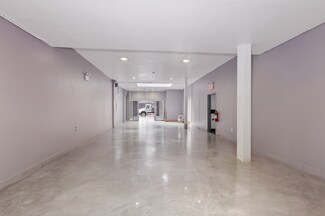 Plus de détails pour 8711 118th St, Richmond Hill, NY - Bureau, Local d'activités à louer