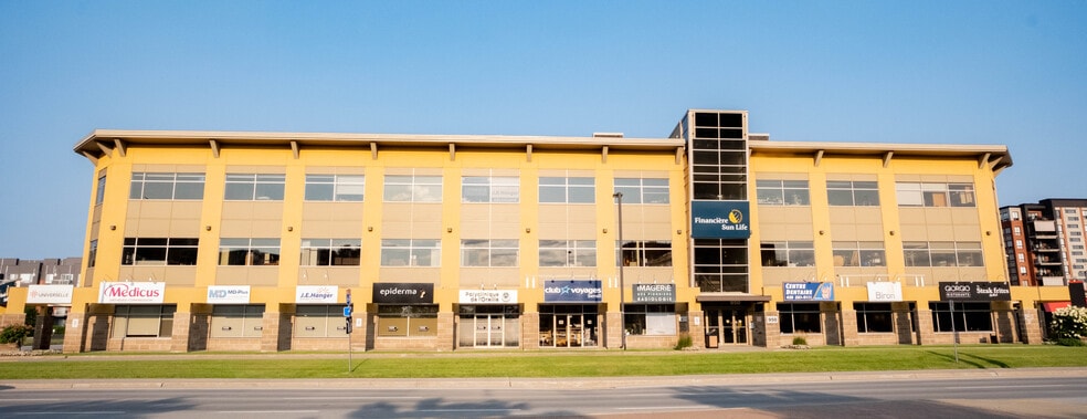 950 Montée Des Pionniers, Terrebonne, QC à louer - Photo de l’immeuble – Image 2 sur 7