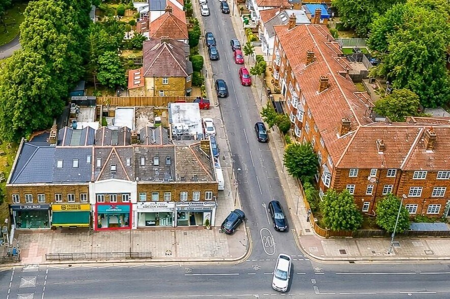 915 Garratt Ln, Londres à louer - Photo de l’immeuble – Image 2 sur 5