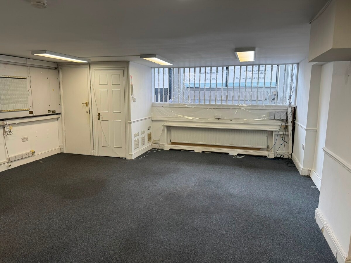 550 Ley St, Ilford, LND IG2 7DB - Lot 550 Ley St -  - Photo intérieure - Image 1 of 3