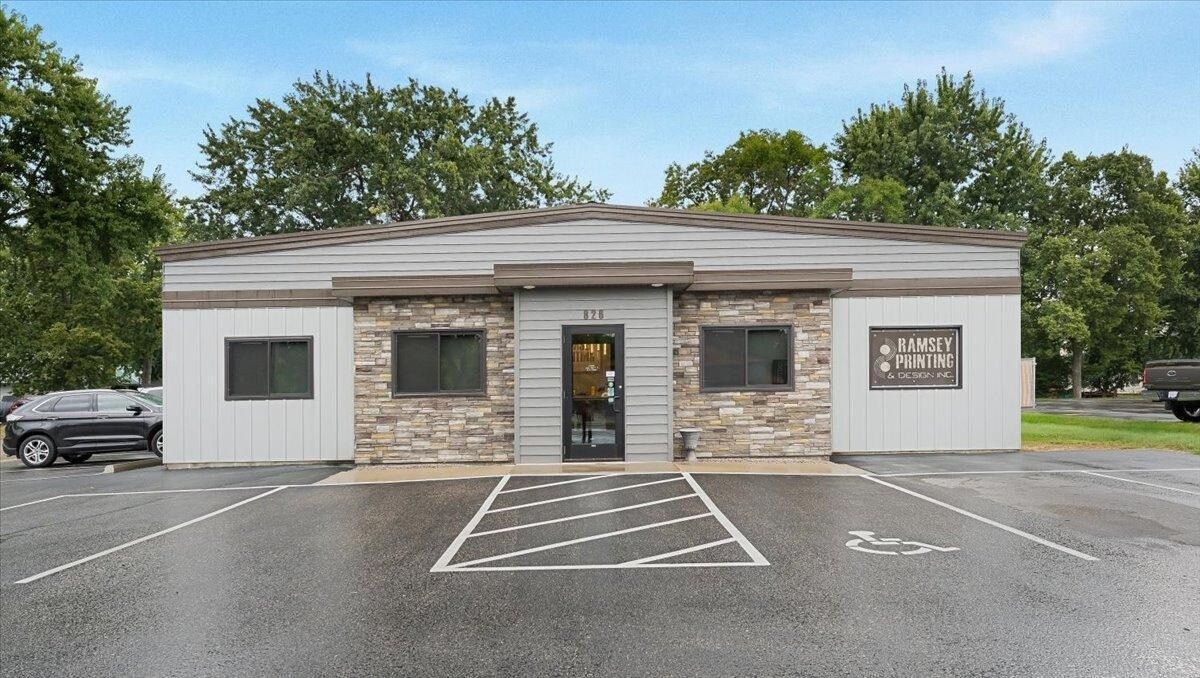 826 N Sibley Ave, Litchfield, MN à vendre Photo de l’immeuble– Image 1 sur 2