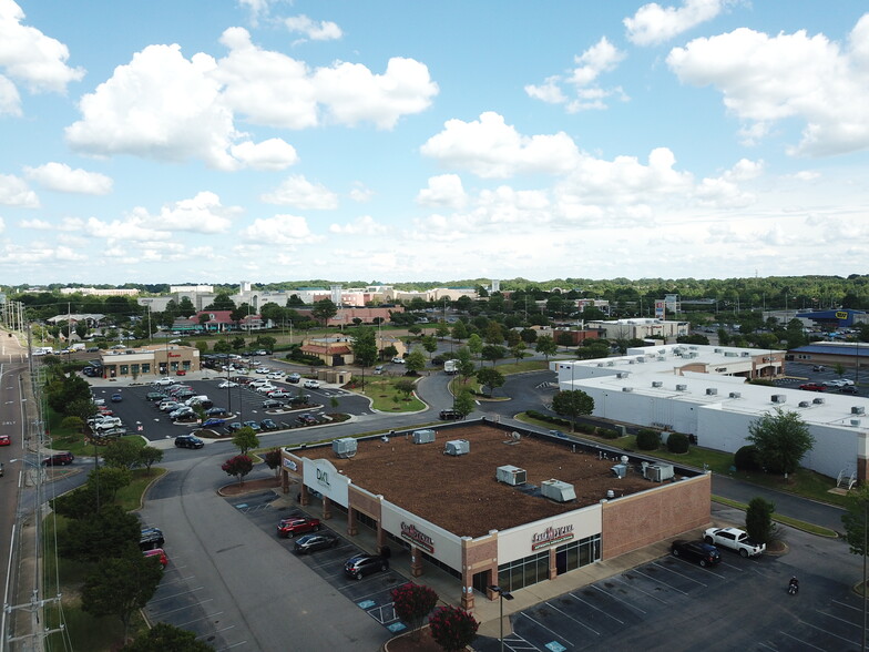 2747-2769 Wolfcreek Pky, Memphis, TN à louer - Photo de l’immeuble – Image 3 sur 15