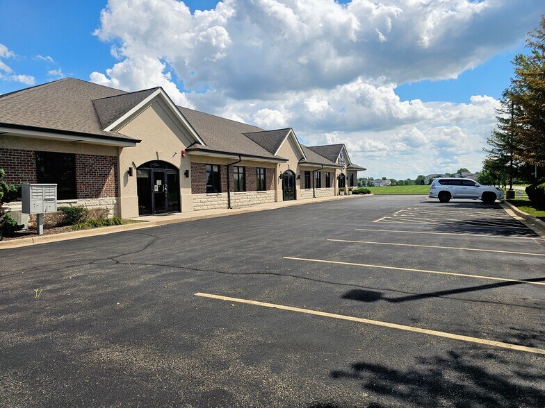 16001-16009 Executive Dr, Crest Hill, IL à vendre - Photo de l’immeuble – Image 3 sur 11
