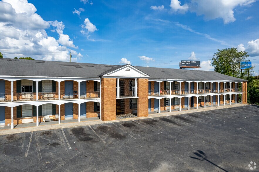 130 N Frontage Rd, Forsyth, GA à vendre - Photo de l’immeuble – Image 2 sur 5