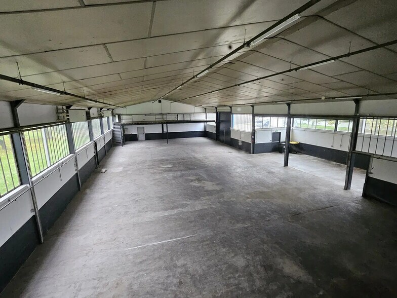 Local d’activités dans LE PIN à louer - Photo de l’immeuble – Image 3 sur 4