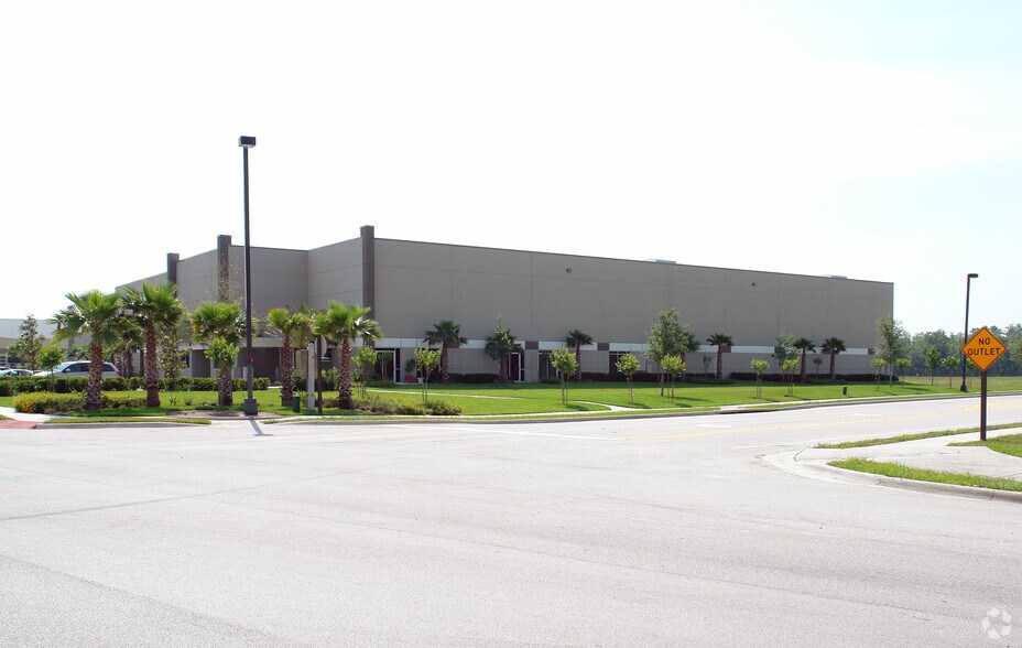 6420 Hazeltine National Dr, Orlando, FL à vendre - Photo de l’immeuble – Image 2 sur 14