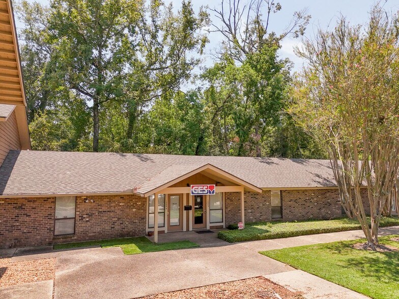13000 Justice Ave, Baton Rouge, LA à louer - Photo de l’immeuble – Image 3 sur 8