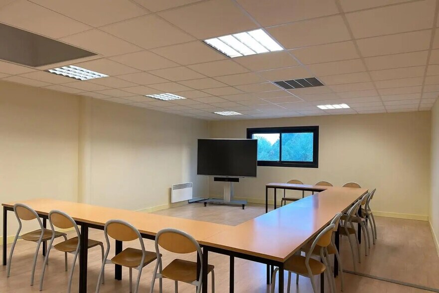 Bureau dans Plescop à louer - Photo intérieure – Image 3 sur 4