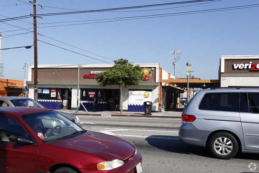13273 Van Nuys Blvd, Pacoima, CA à louer - Photo principale – Image 1 sur 5